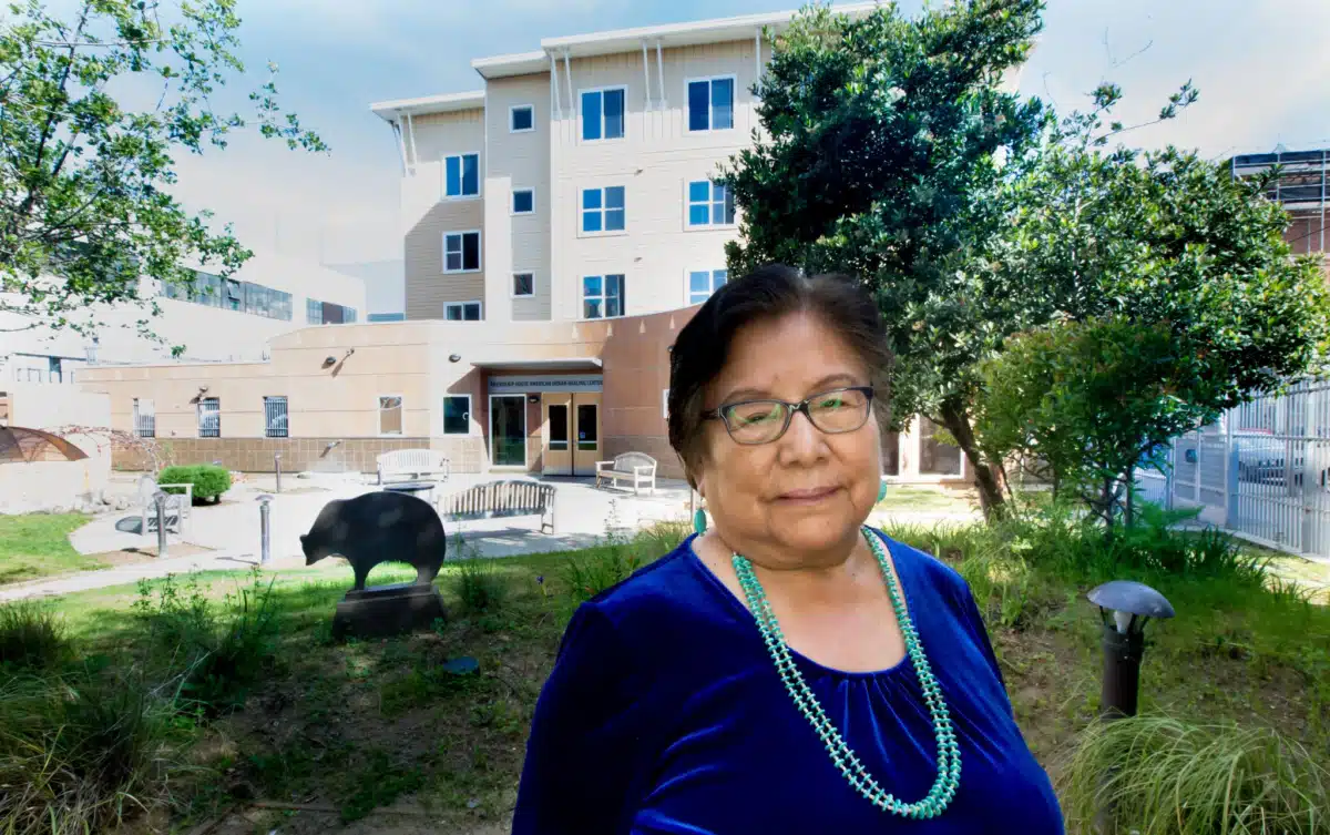 Friendship House - Thumbnail 4