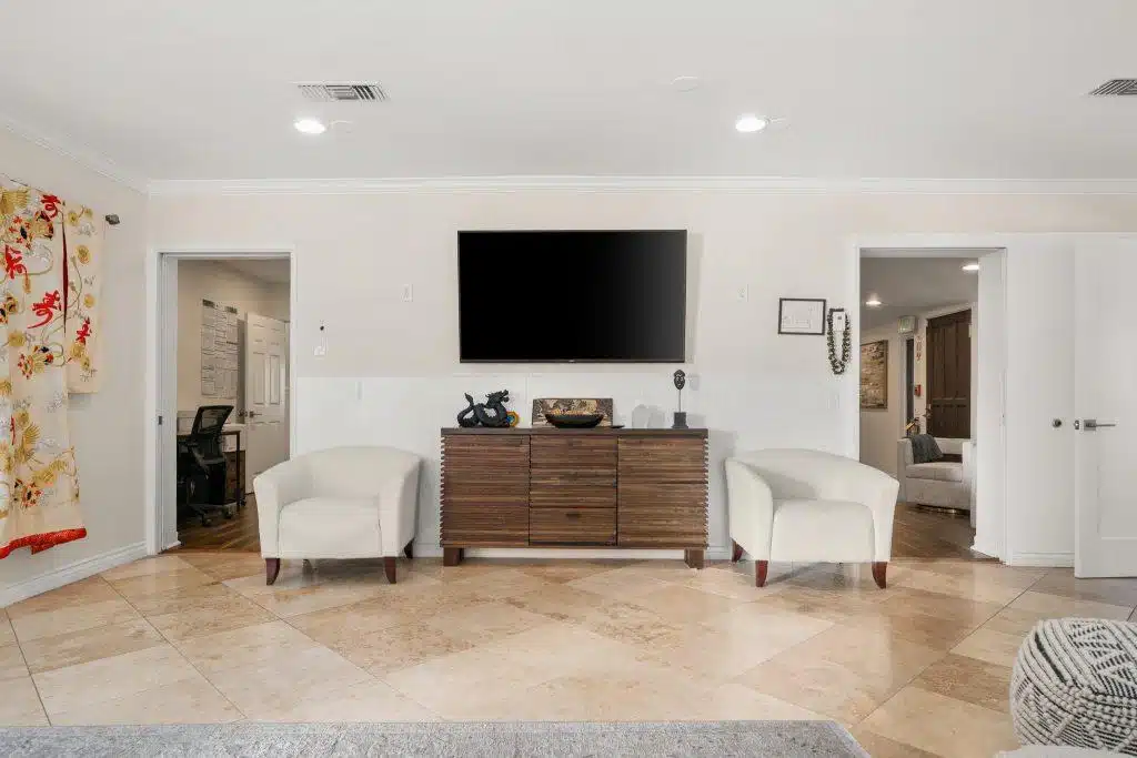 Hollywood and Vine Recovery Center - Thumbnail 8