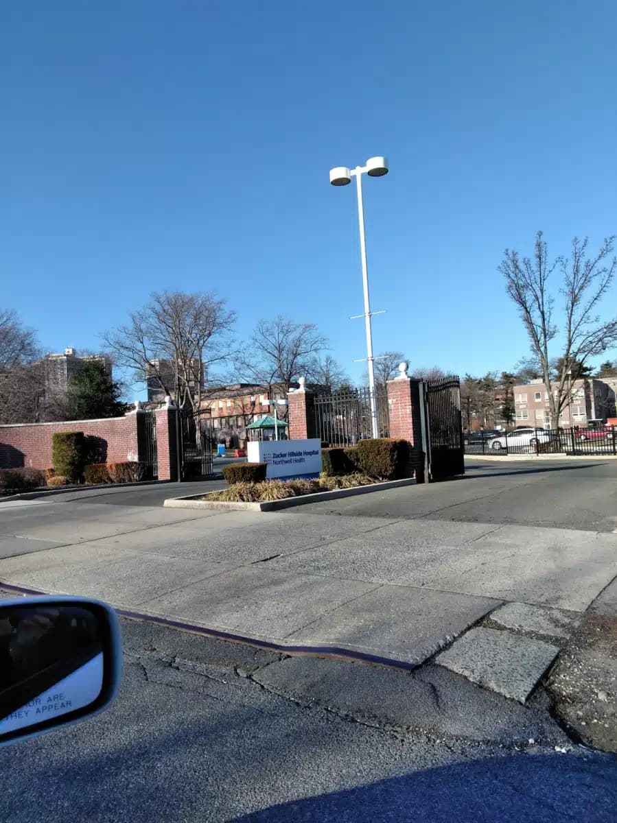 Long Island Jewish Medical Center - Thumbnail 4