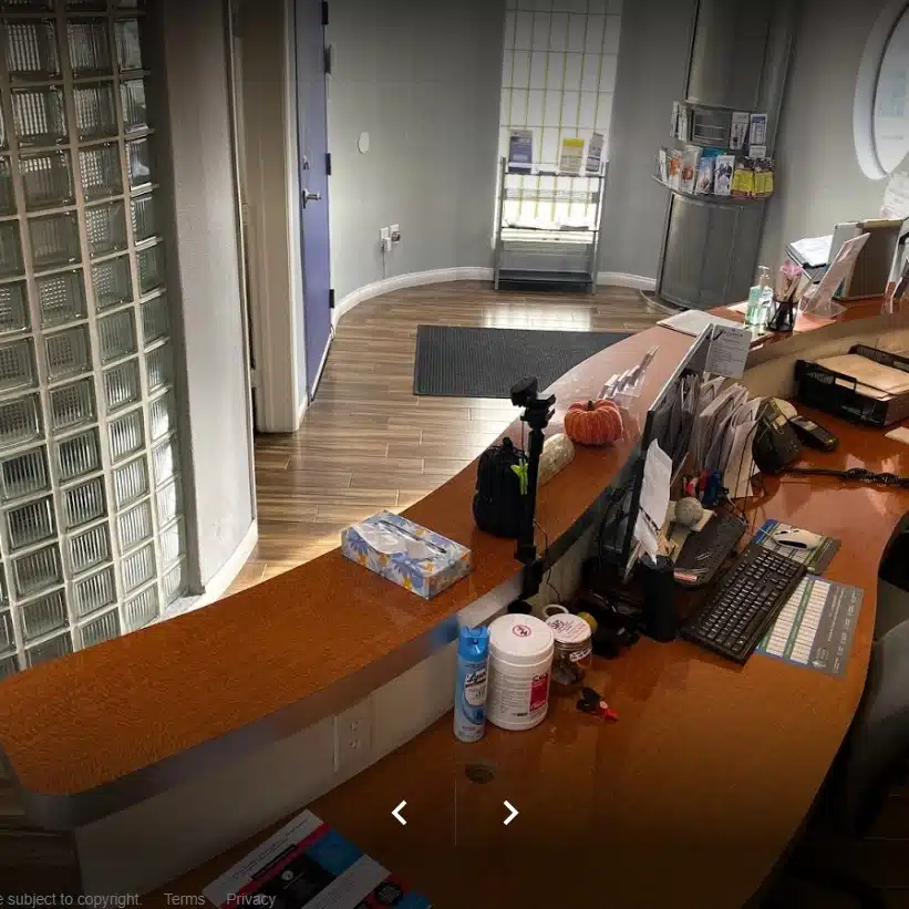 Partida Corona Medical Center - Thumbnail 4