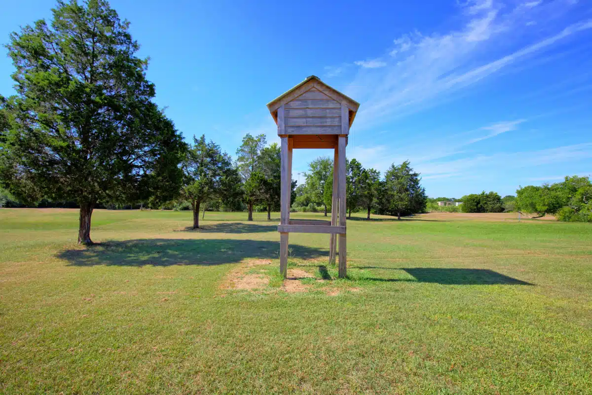 Renewal Lodge by Burning Tree - Thumbnail 5