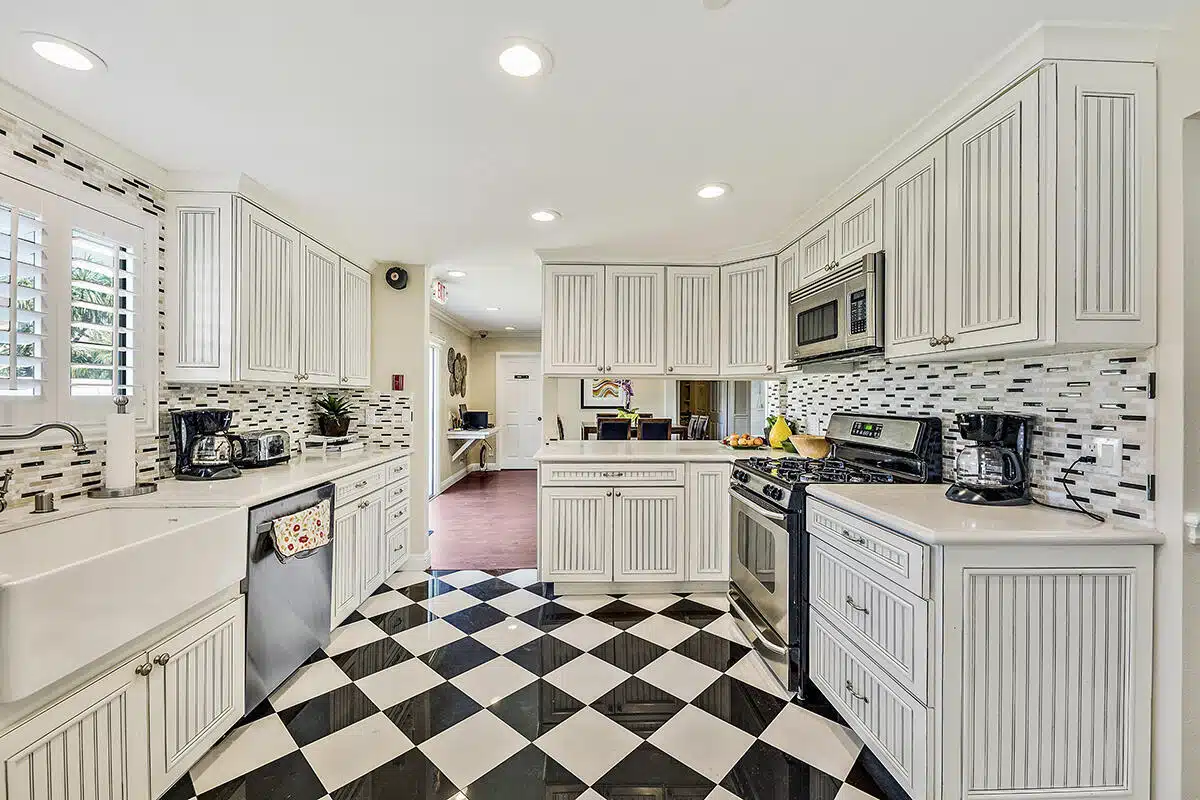 Resurgence California Alcohol and - Thumbnail 4