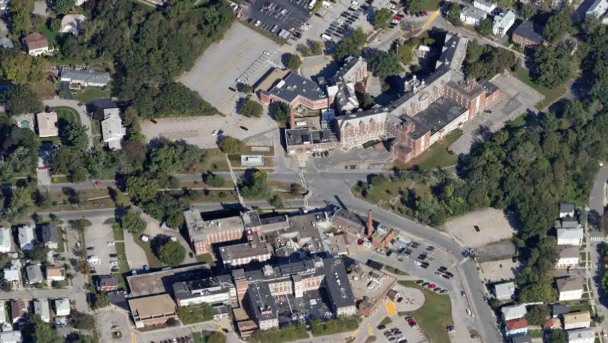 Roger Williams Medical Center - Thumbnail 10