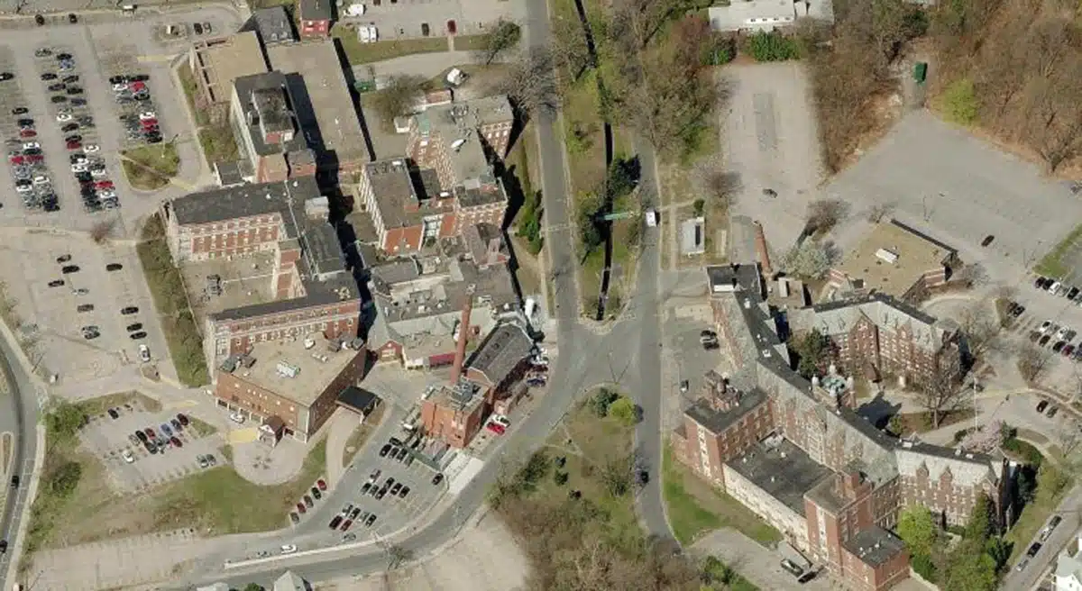 Roger Williams Medical Center - Thumbnail 8