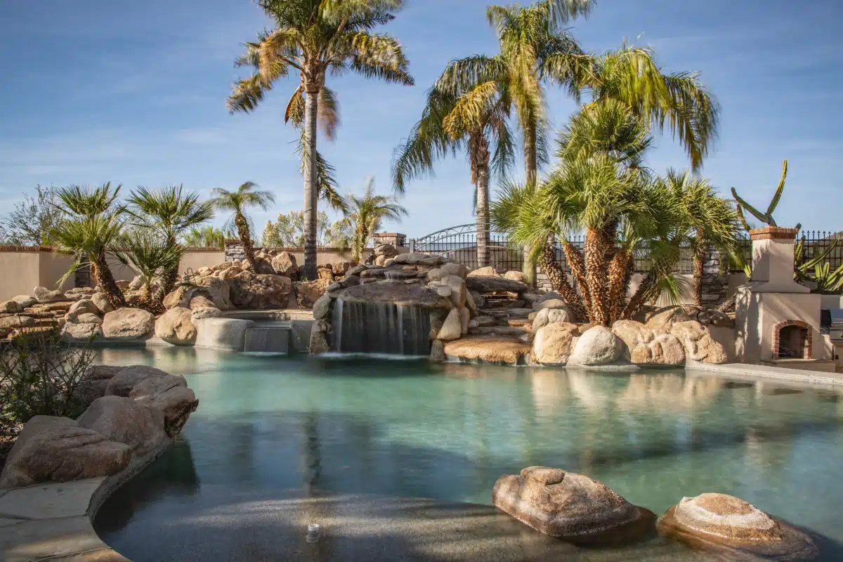 Sobermans Estate - Thumbnail 2