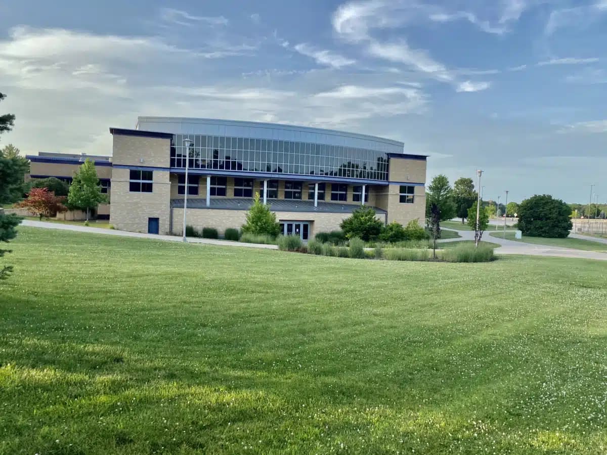 Western Illinois University - Thumbnail 2