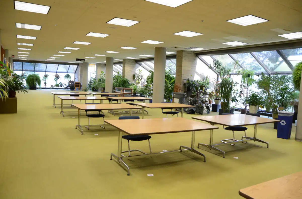 Western Illinois University - Thumbnail 3